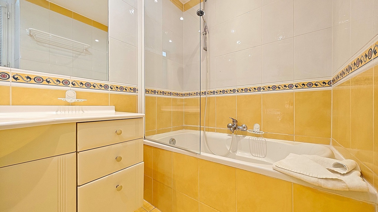 Photo of Bathroom in Cannes City Centre