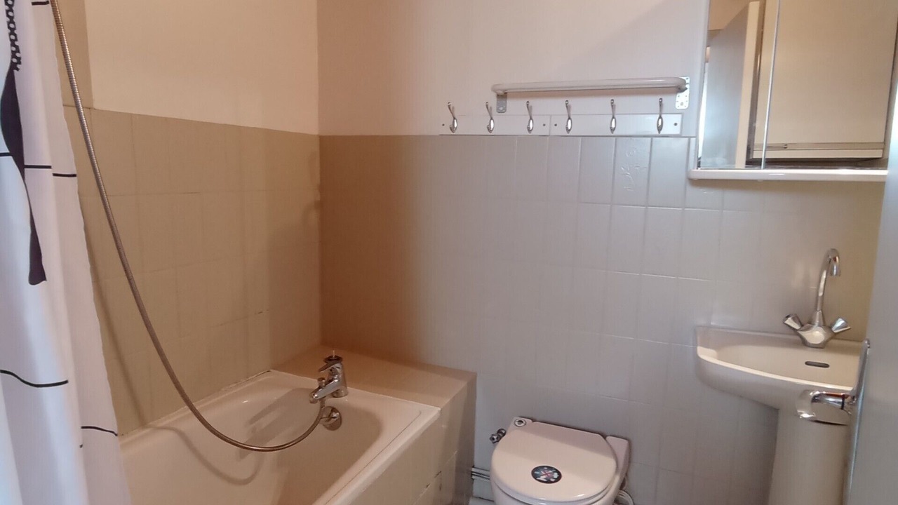 Photo of Bathroom in Port-Vendres