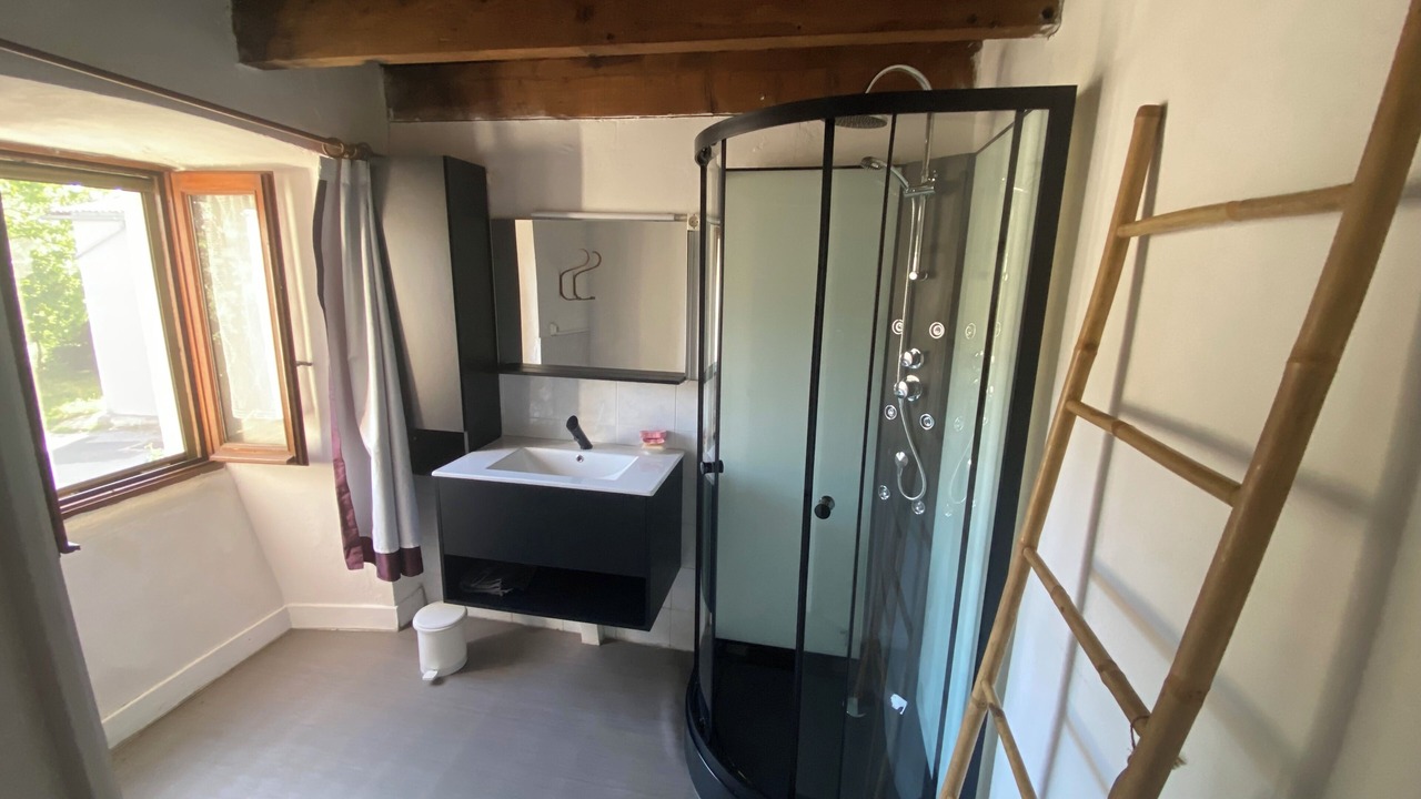 Photo of Bathroom in Saint-Georges-de-Levejac