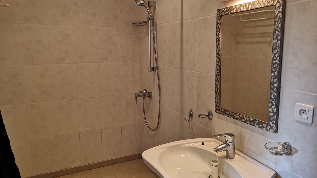 Photo of Bathroom in Morienval