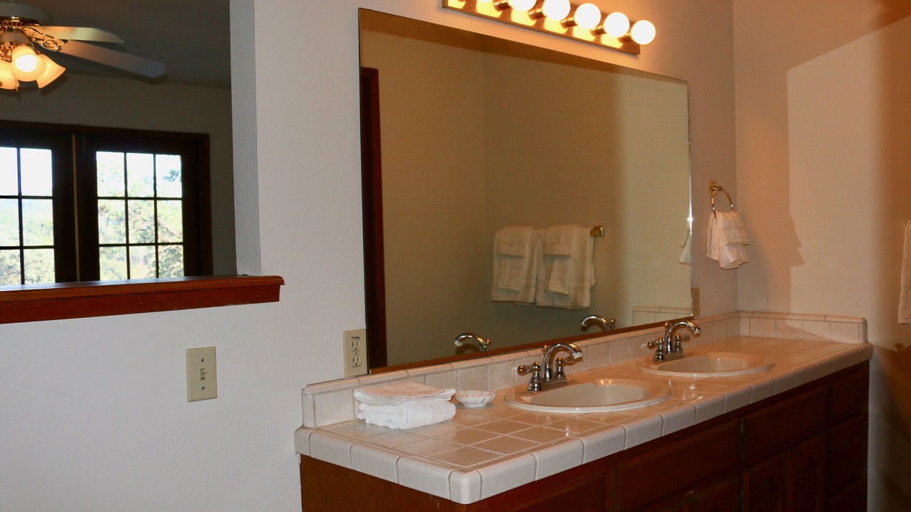 Photo of Bathroom in Midpines