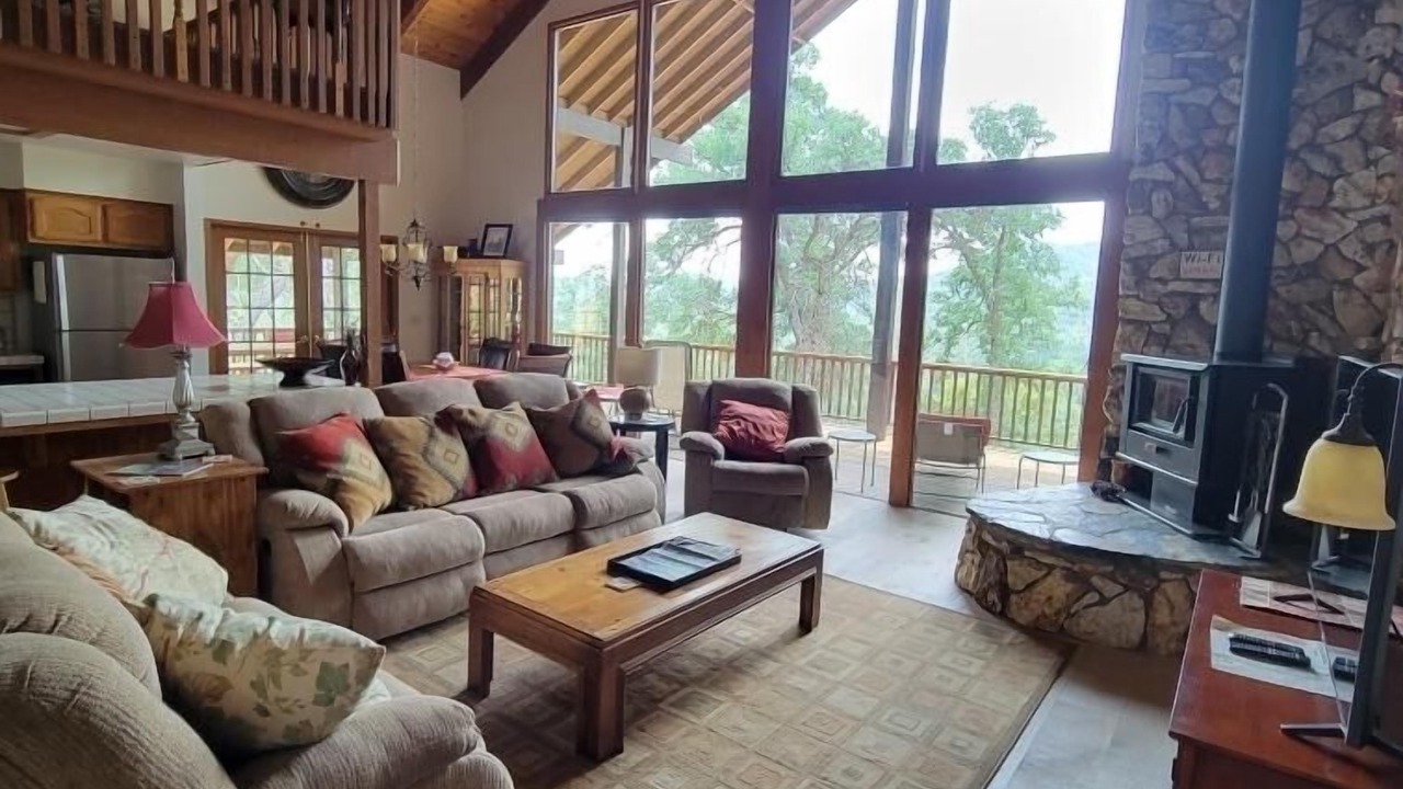 Photo of Livingroom in Midpines