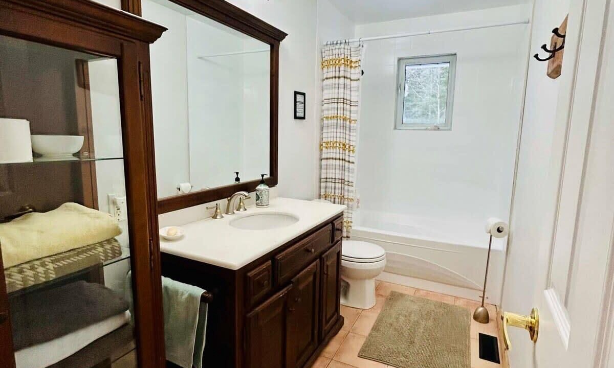 Photo of Bathroom in Dysart et al