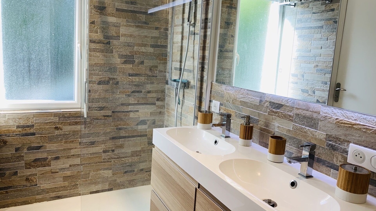 Photo of Bathroom in Trouville-sur-Mer