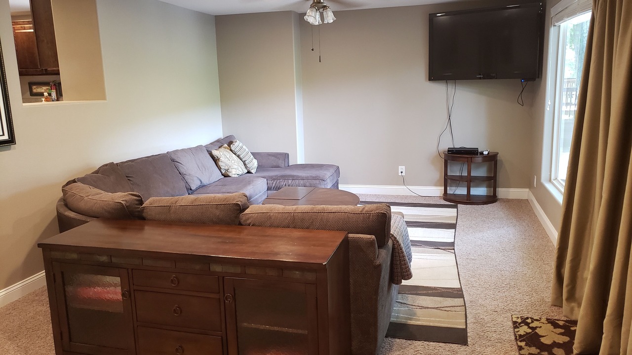 Photo of Livingroom in Hollister