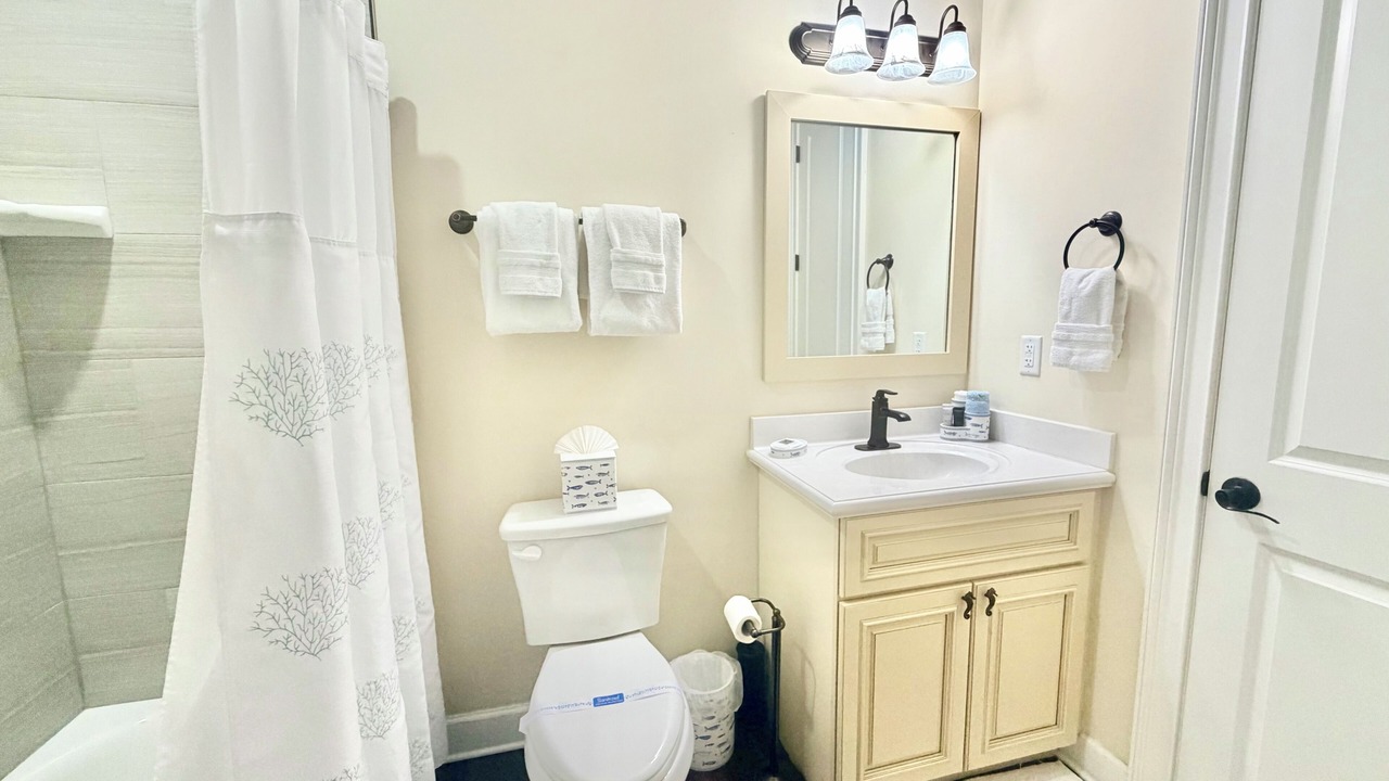 Photo of Bathroom in Marathon