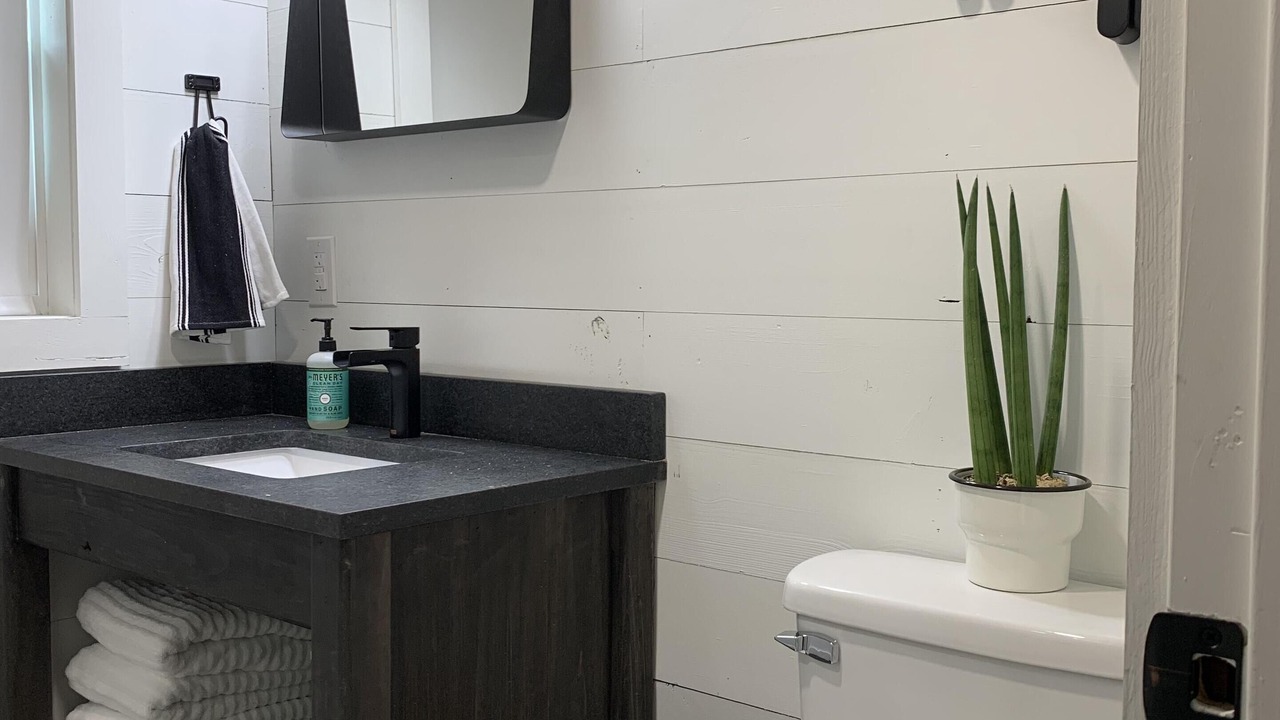 Photo of Bathroom in Leakey