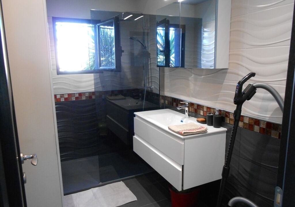 Photo of Bathroom in Frontignan