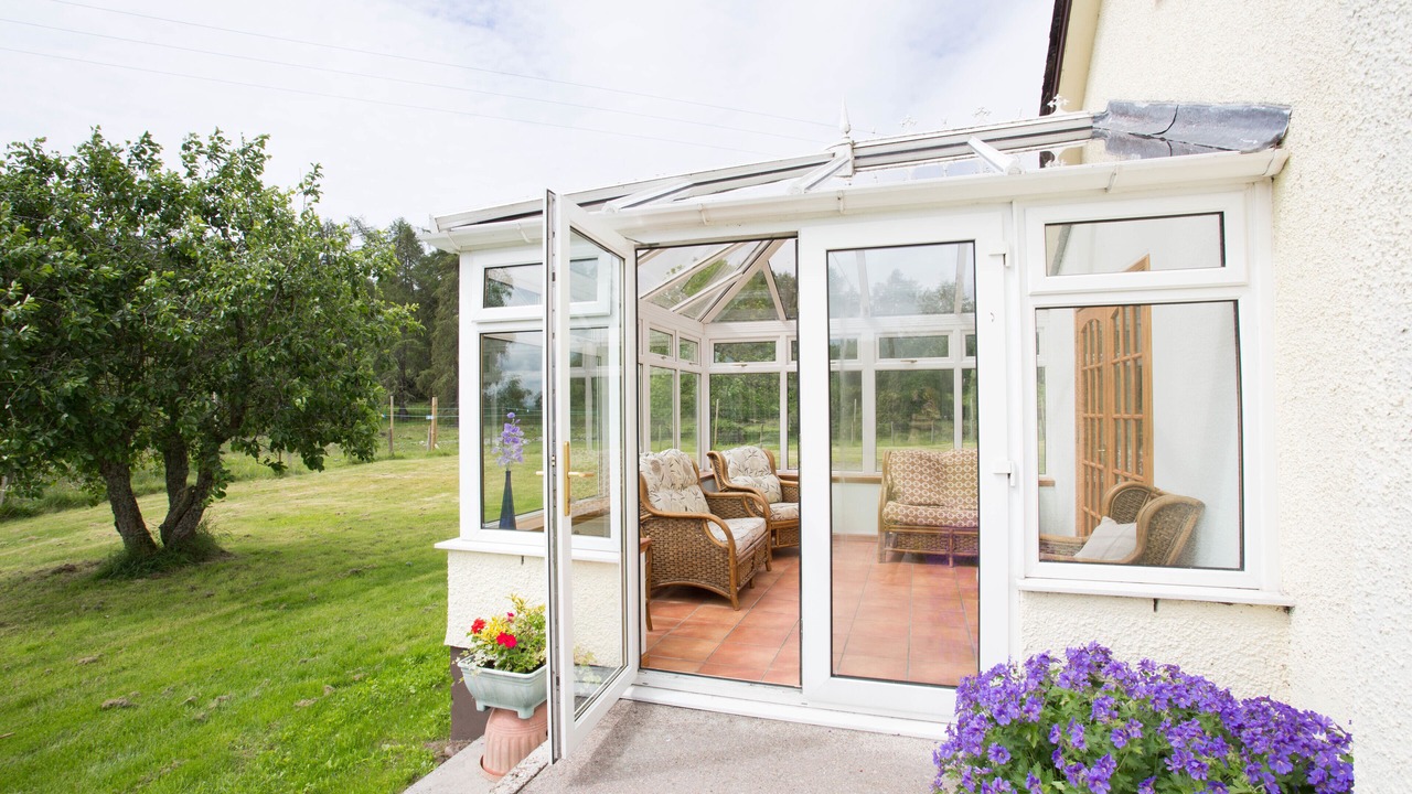 Photo of Others in Contin