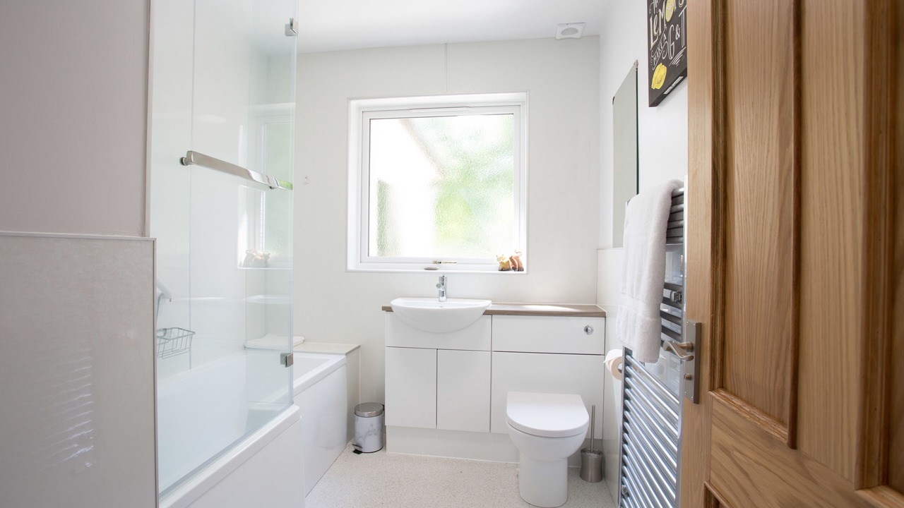 Photo of Others in Contin