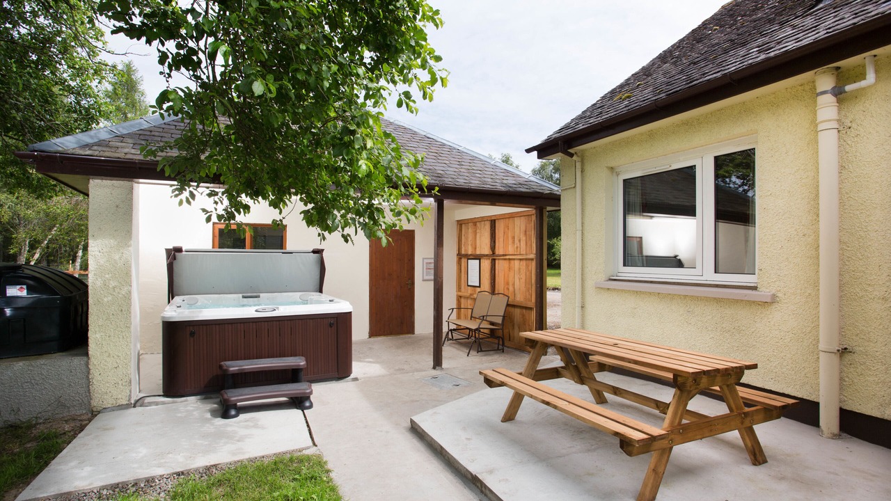 Photo of Others in Contin