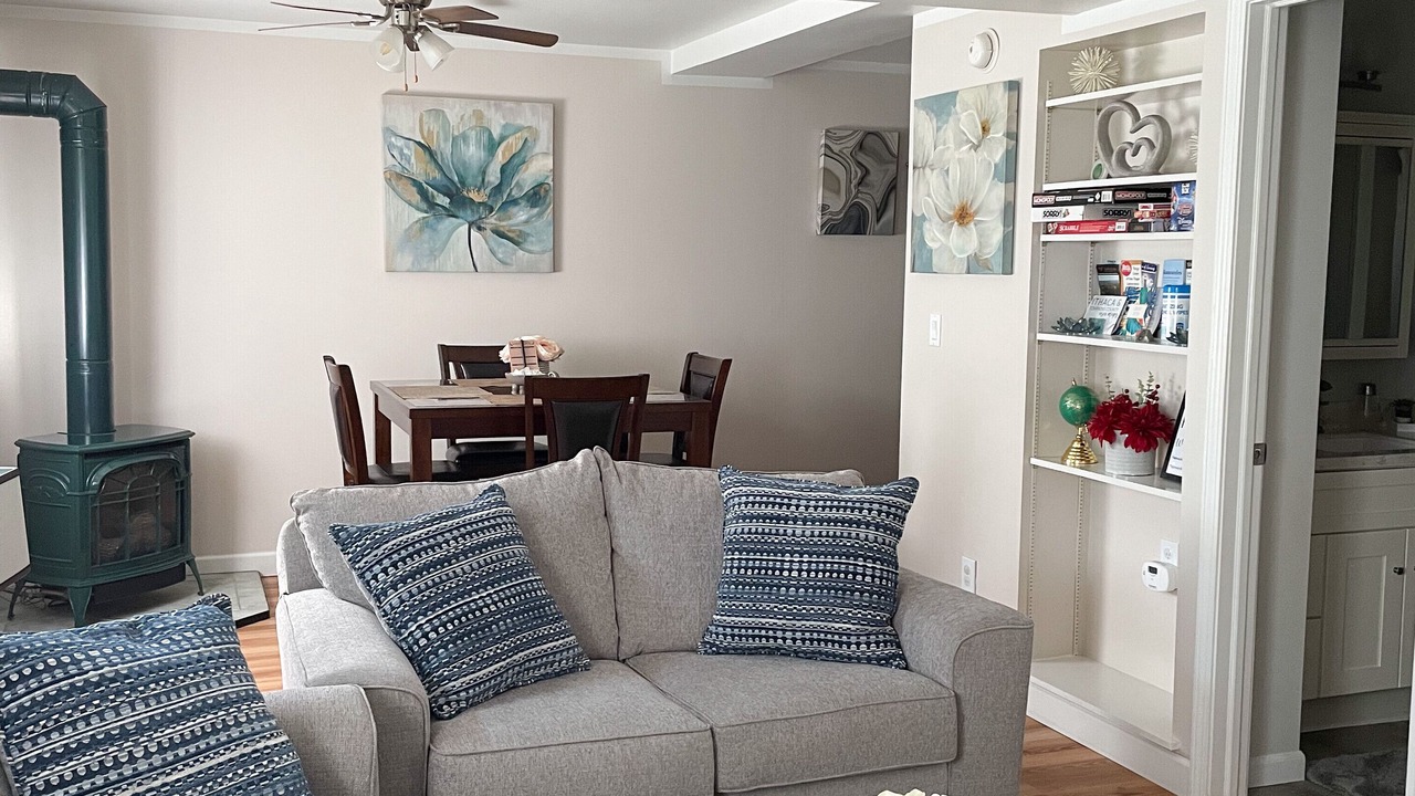 Photo of Livingroom in Ithaca