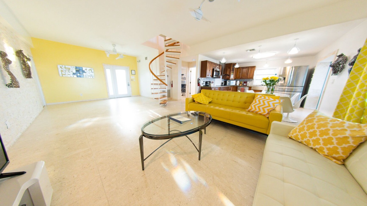 Photo of Livingroom in Summerland Key