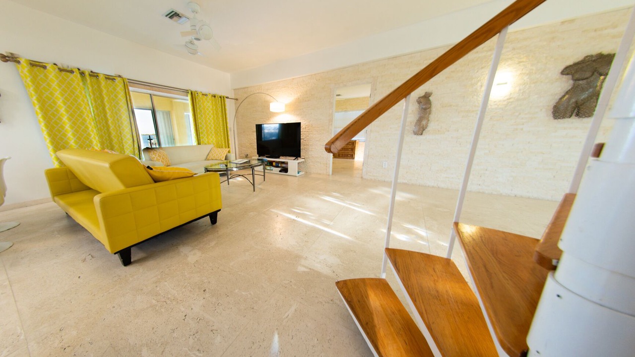 Photo of Livingroom in Summerland Key