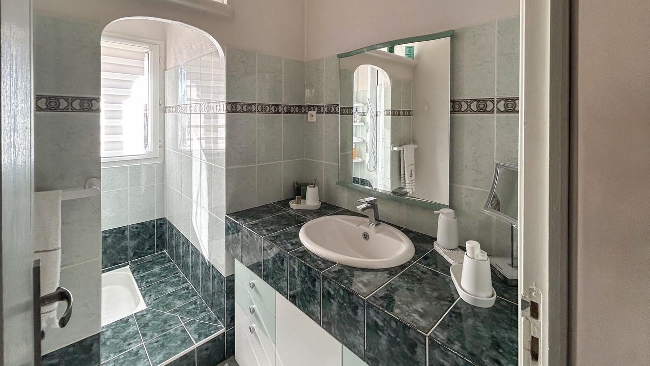 Photo of Bathroom in Puisserguier
