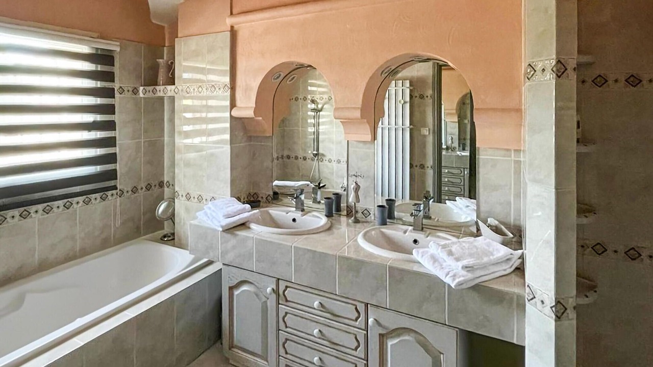Photo of Bathroom in Puisserguier