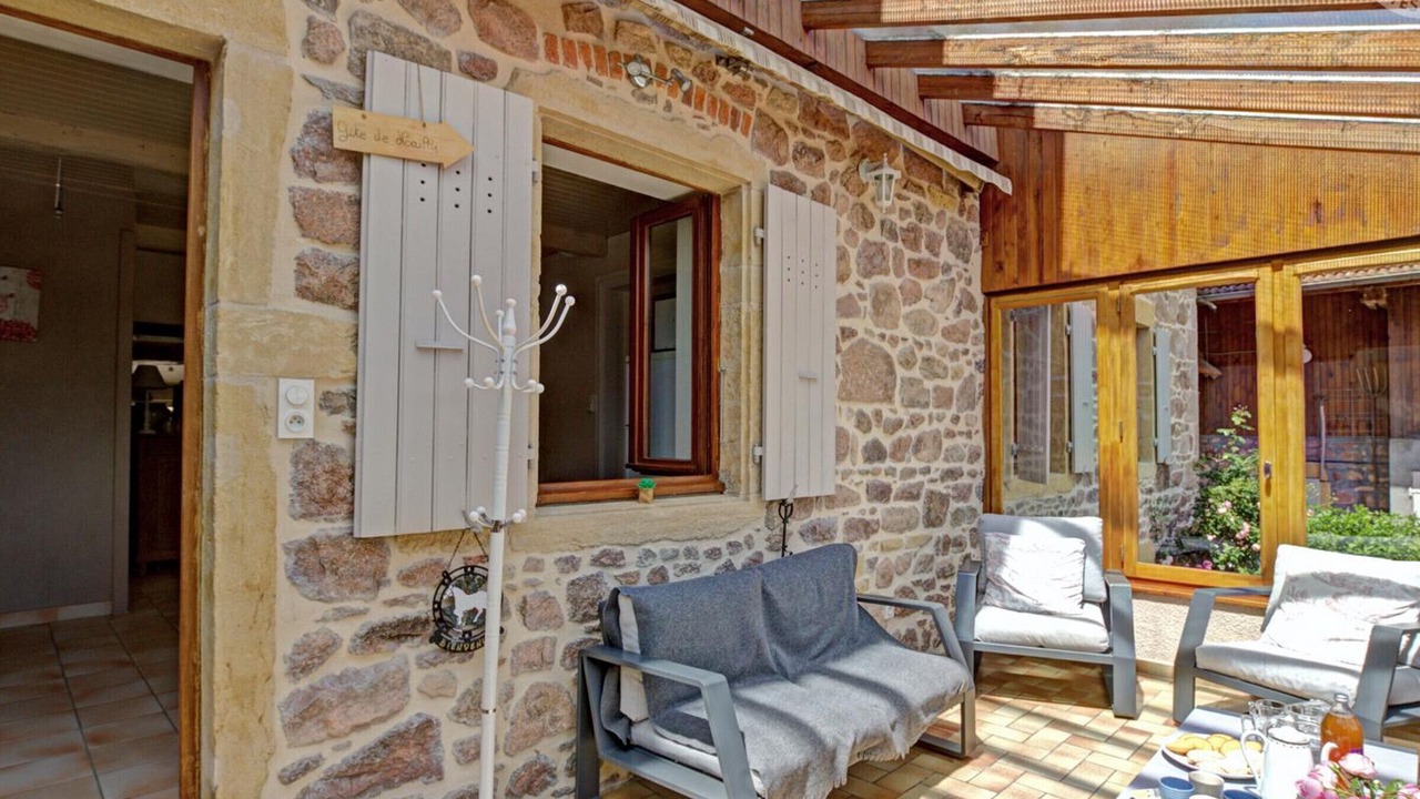 Photo of Patio Balcony in Belmont-de-la-Loire