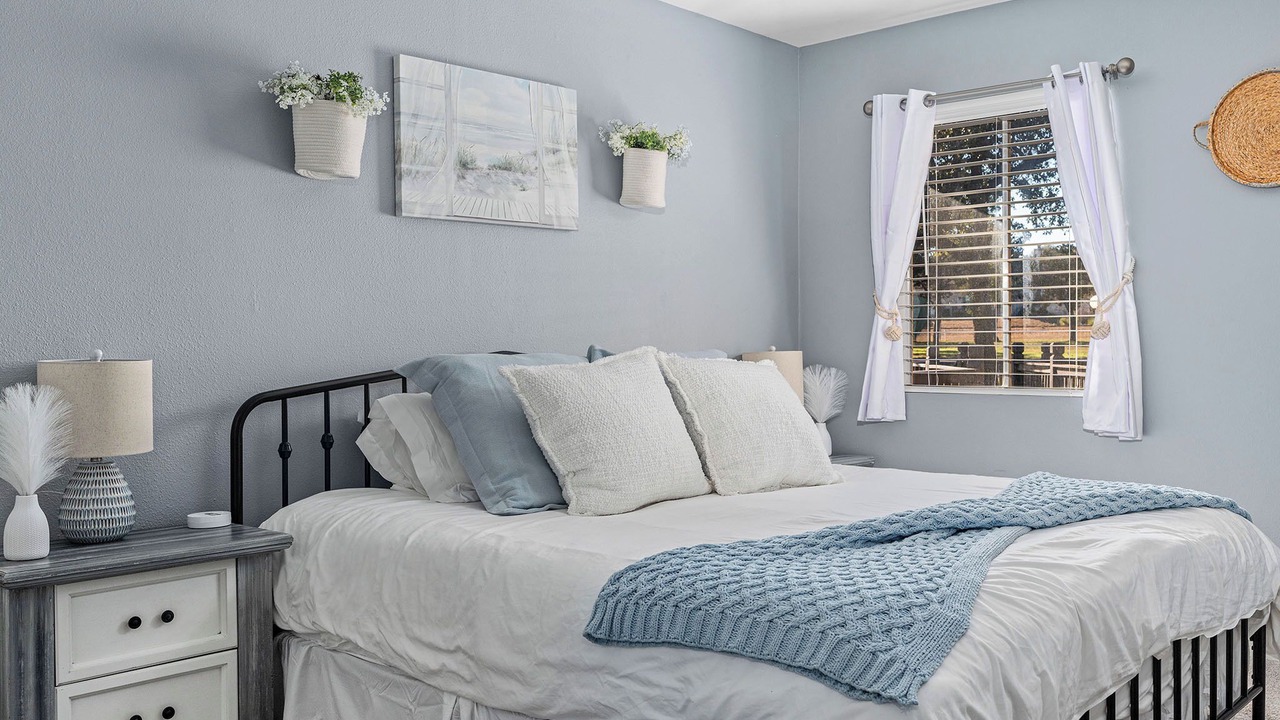 Photo of Bedroom in Point Venture