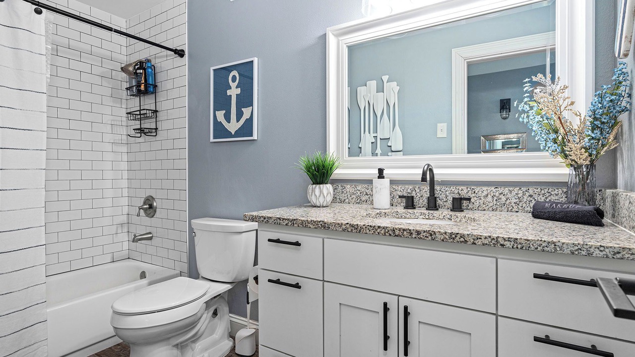Photo of Bathroom in Point Venture