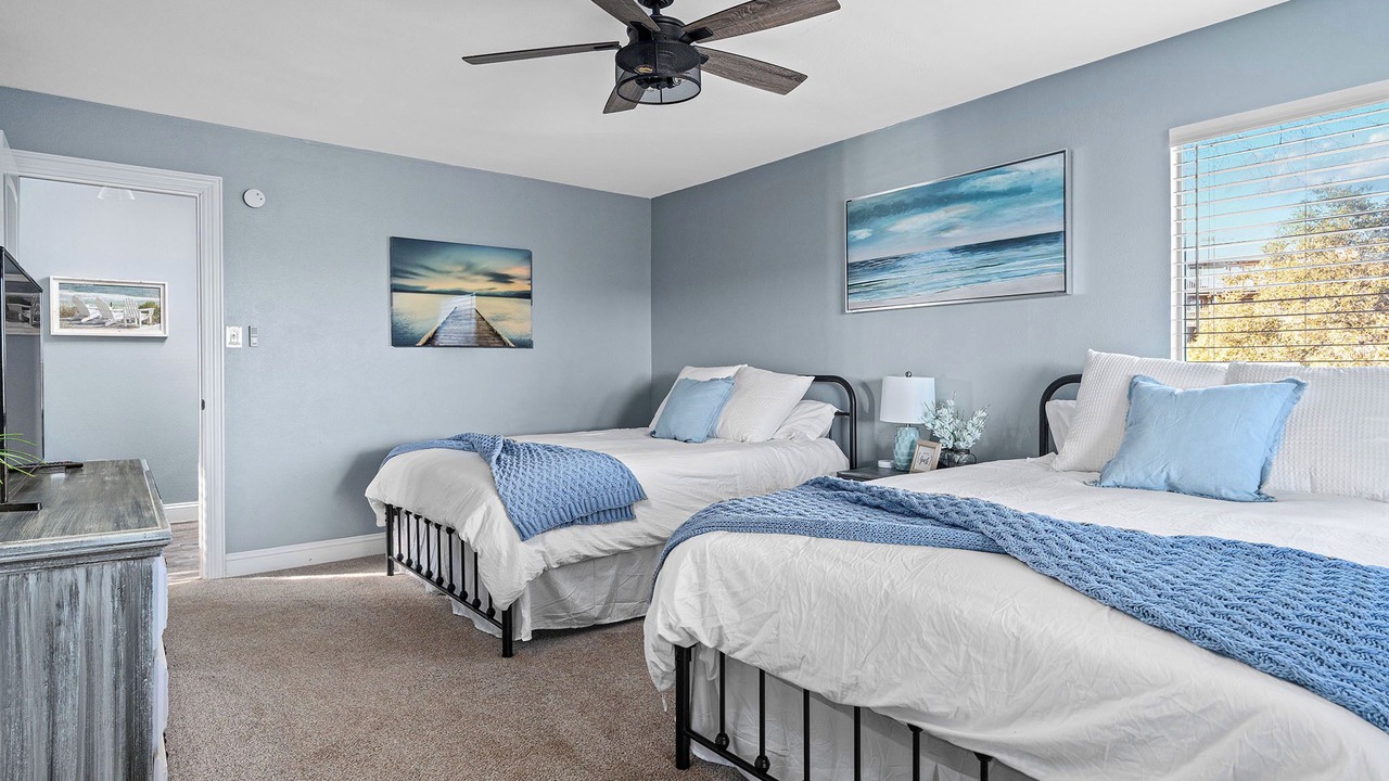 Photo of Bedroom in Point Venture