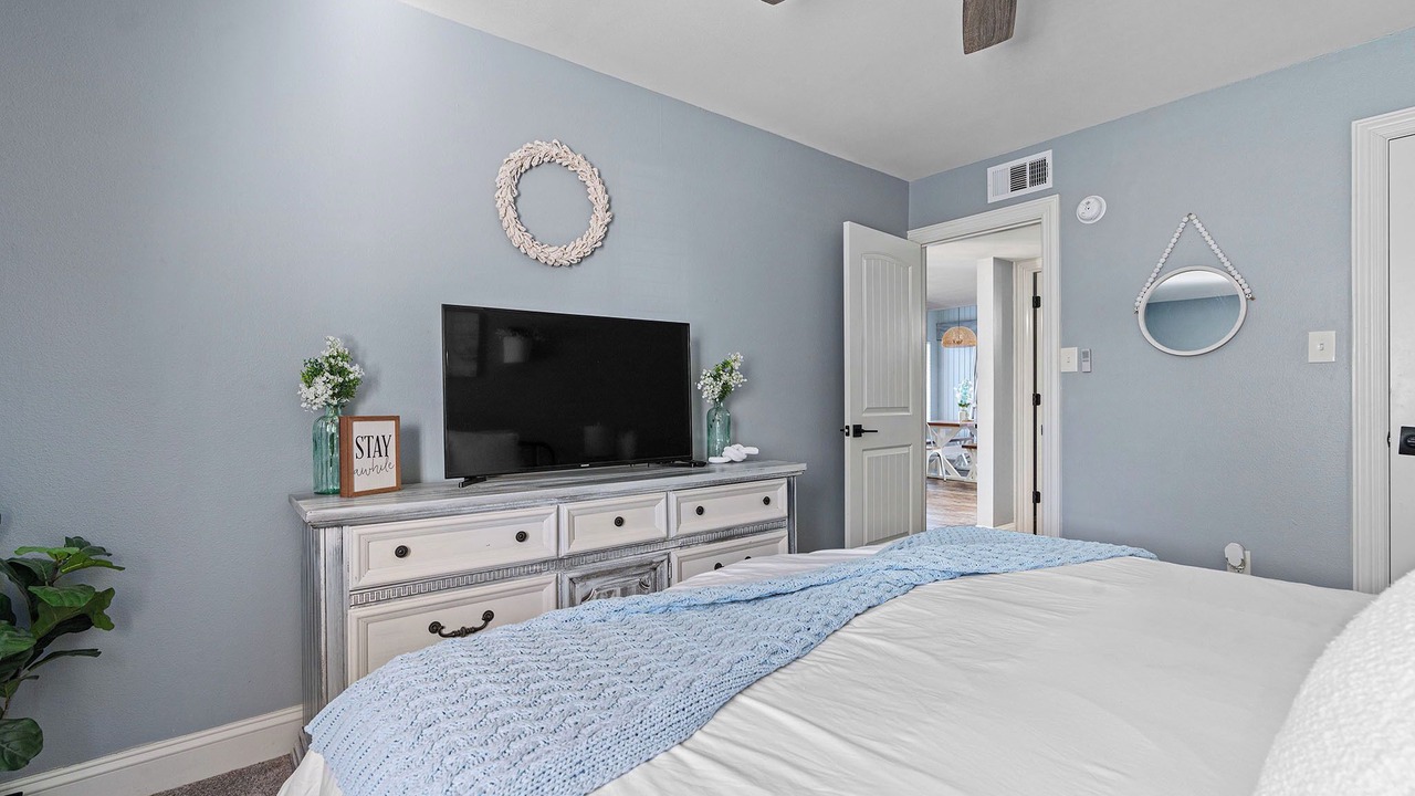 Photo of Bedroom in Point Venture