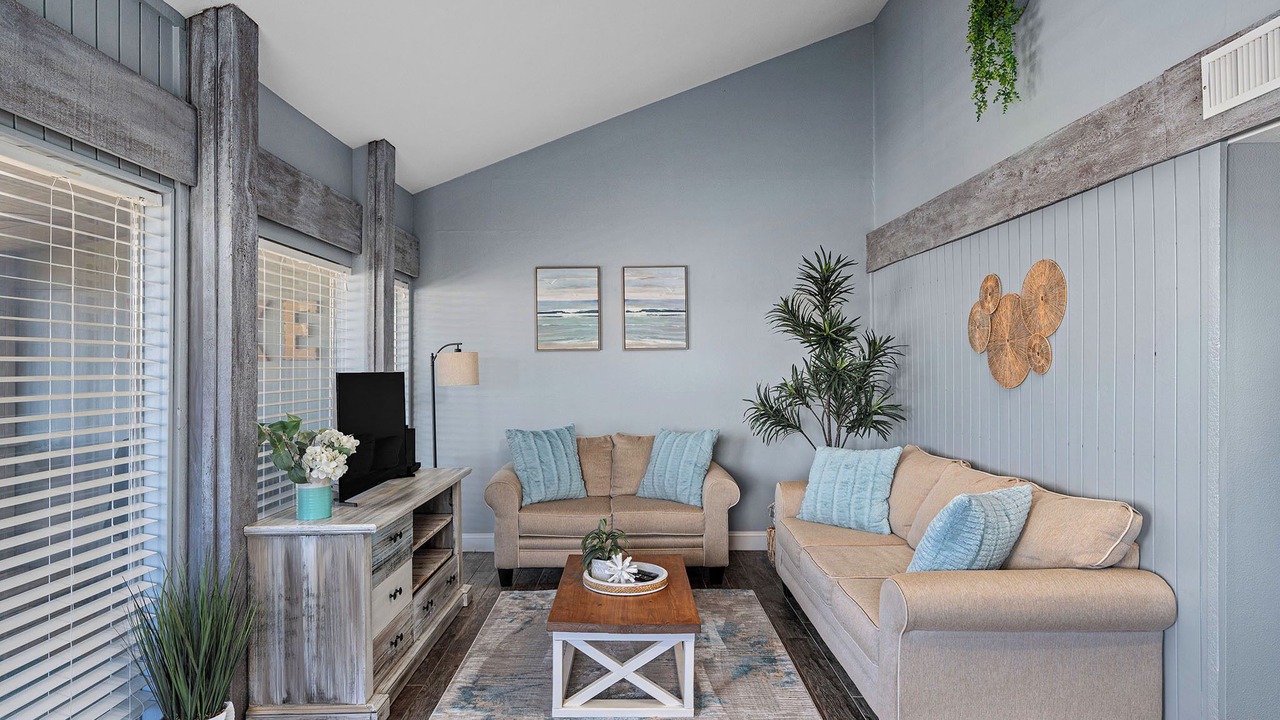 Photo of Livingroom in Point Venture