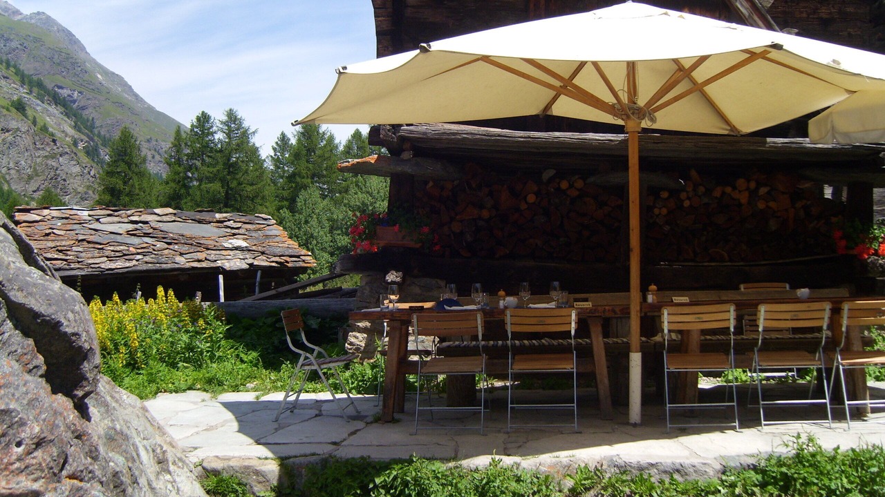 Photo of Outdoor in Taesch