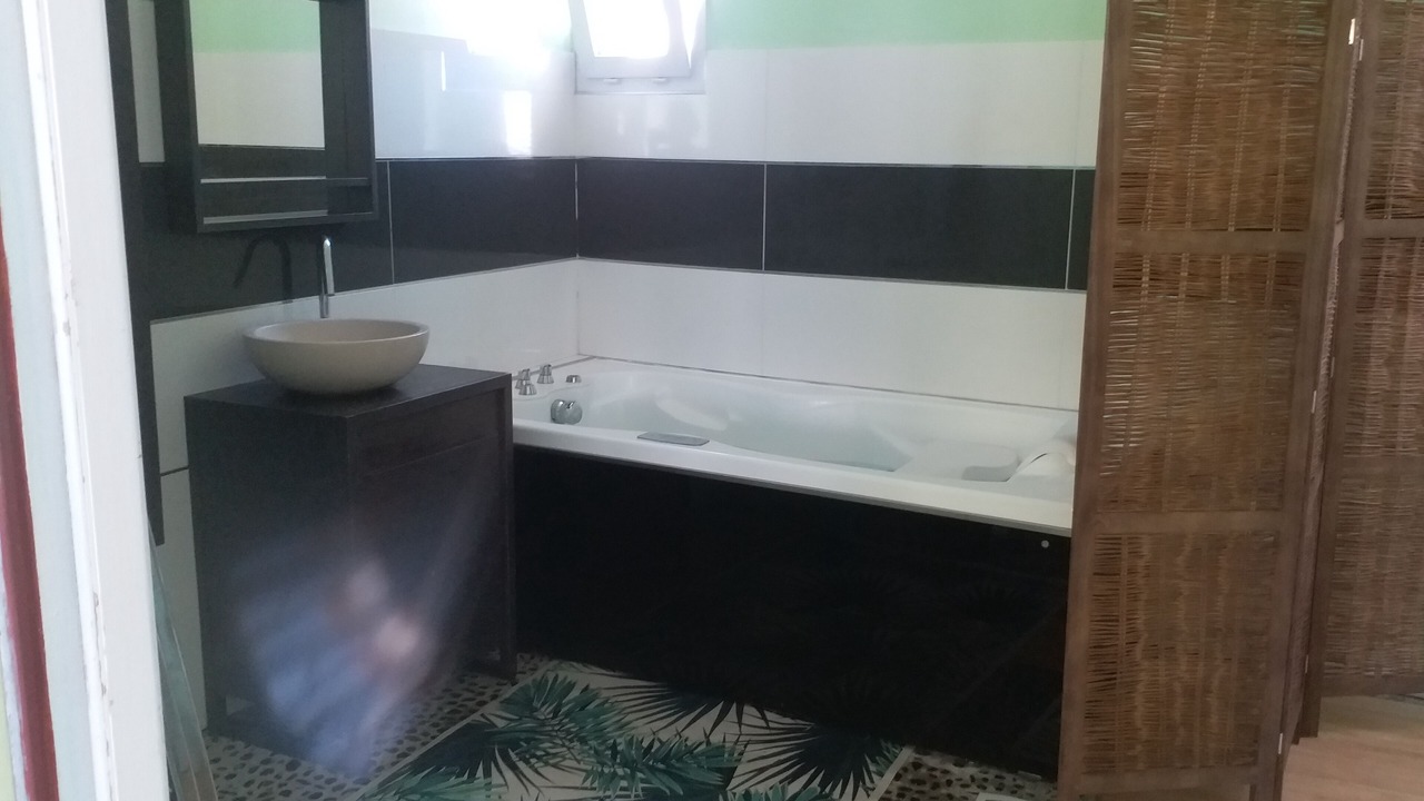 Photo of Bathroom in Vic-la-Gardiole