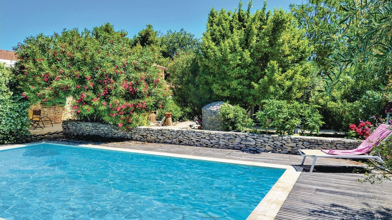 Photo of Outdoor in Tavel