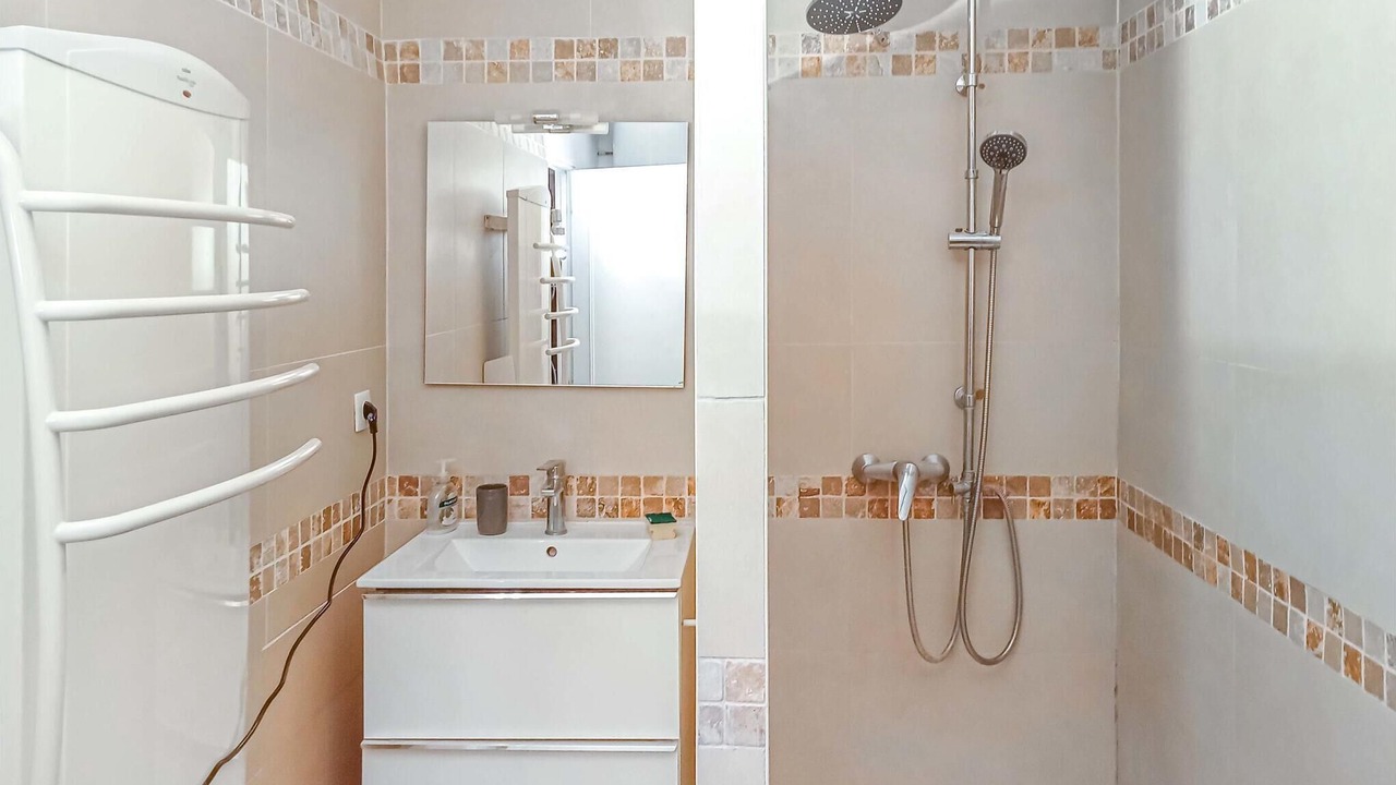 Photo of Bathroom in Tavel