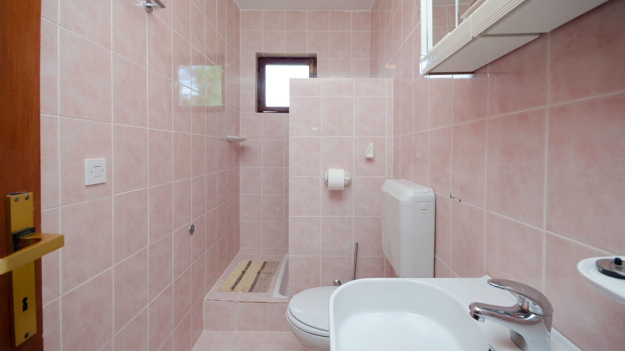 Photo of Bathroom in Lopar