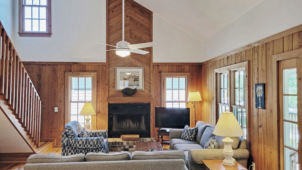 Photo of Livingroom in North Litchfield Beach