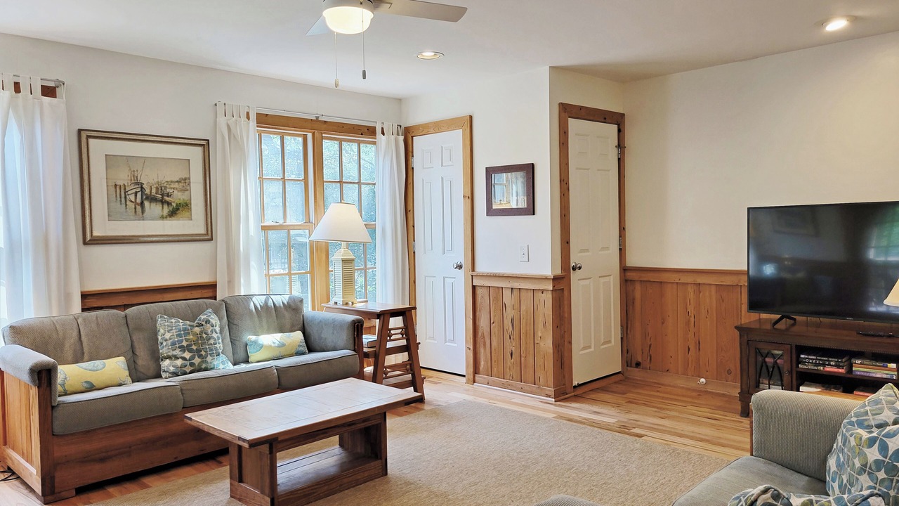 Photo of Livingroom in North Litchfield Beach
