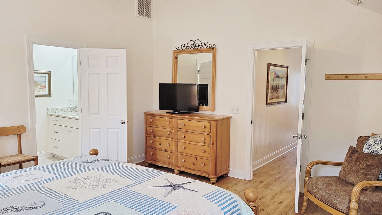 Photo of Bedroom in North Litchfield Beach
