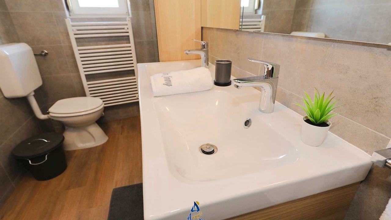Photo of Bathroom in Seline