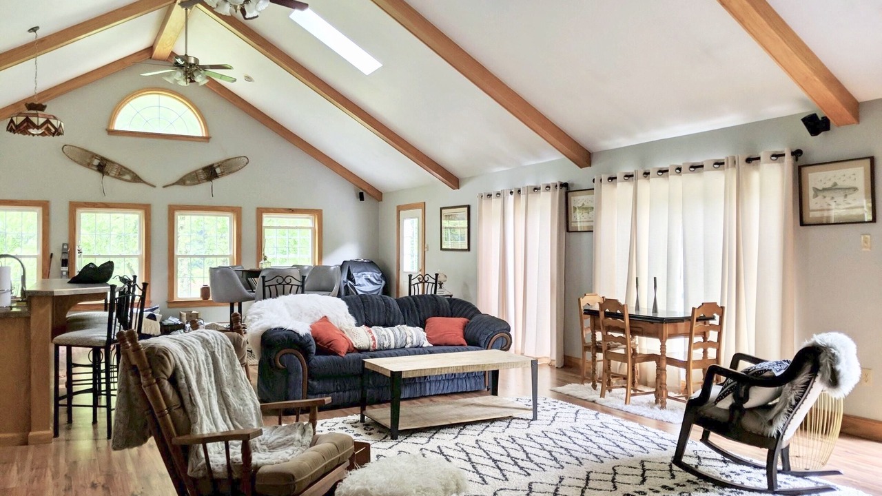 Photo of Livingroom in Drifting