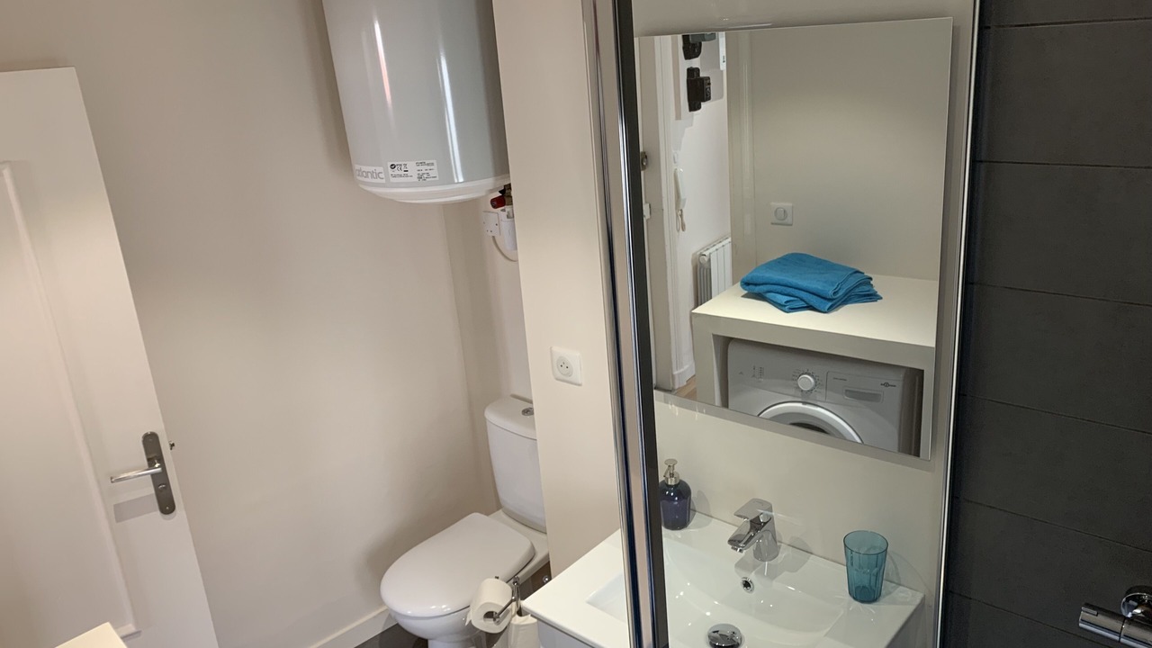 Photo of Bathroom in Clermont Ferrand City Centre