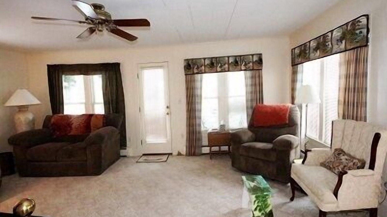Photo of Livingroom in Ashville