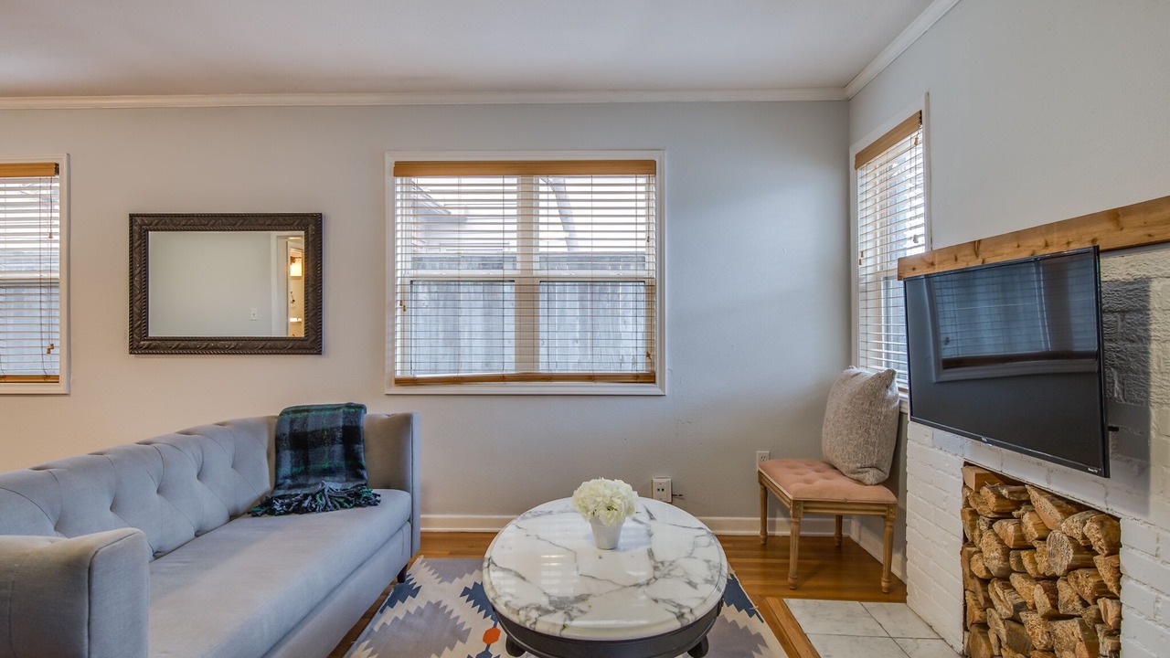 Photo of Livingroom in Tech Terrace