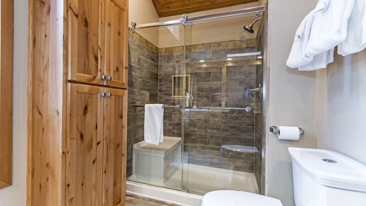 Photo of Bathroom in Sunriver