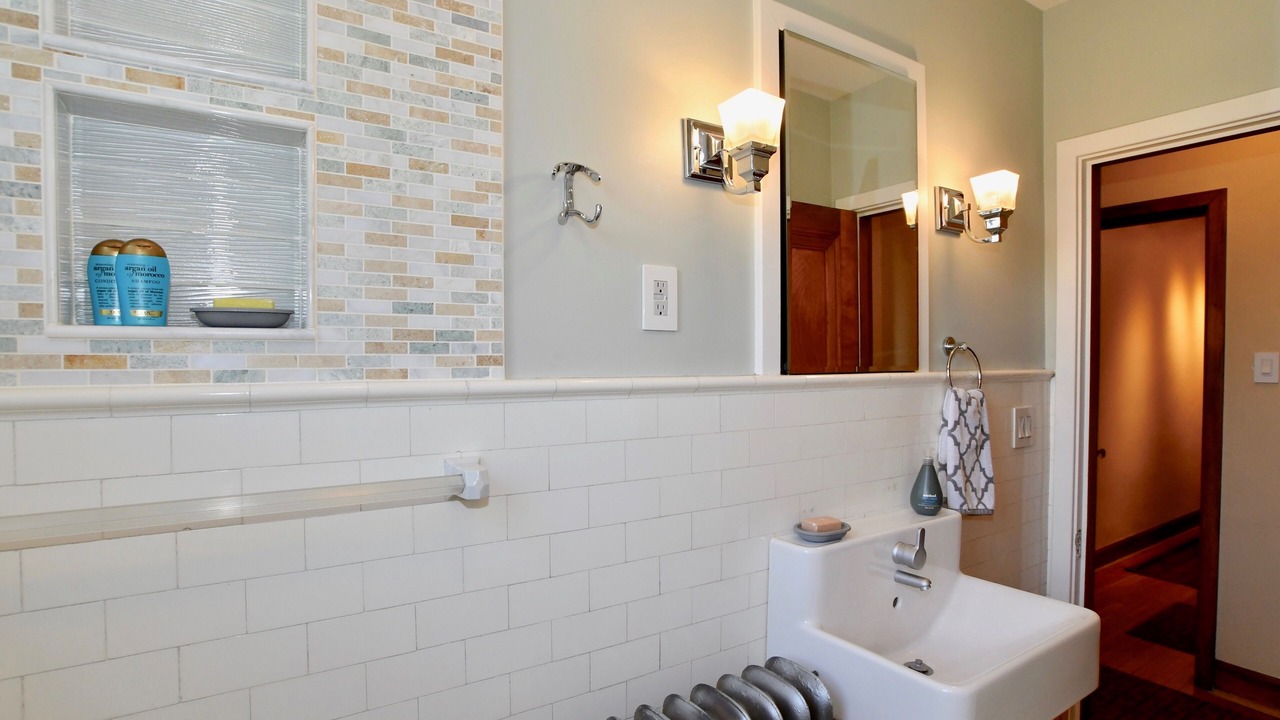 Photo of Bathroom in Point Breeze North