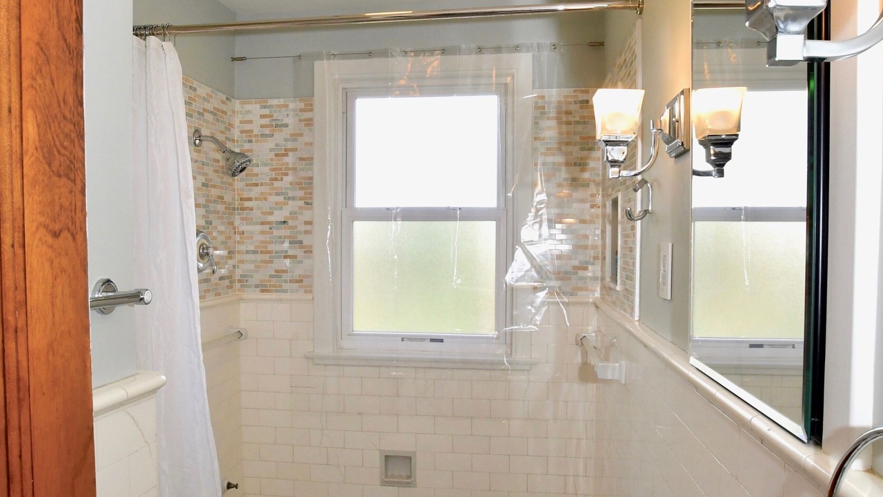Photo of Bathroom in Point Breeze North