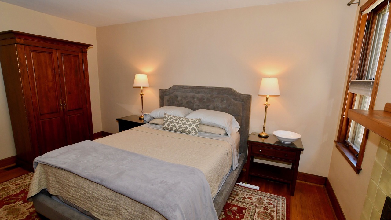 Photo of Bedroom in Point Breeze North