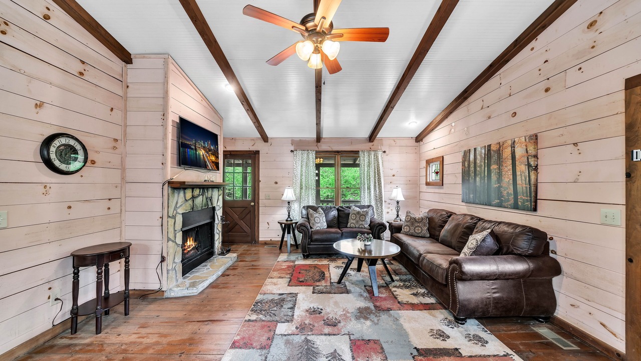 Photo of Livingroom in Ellijay