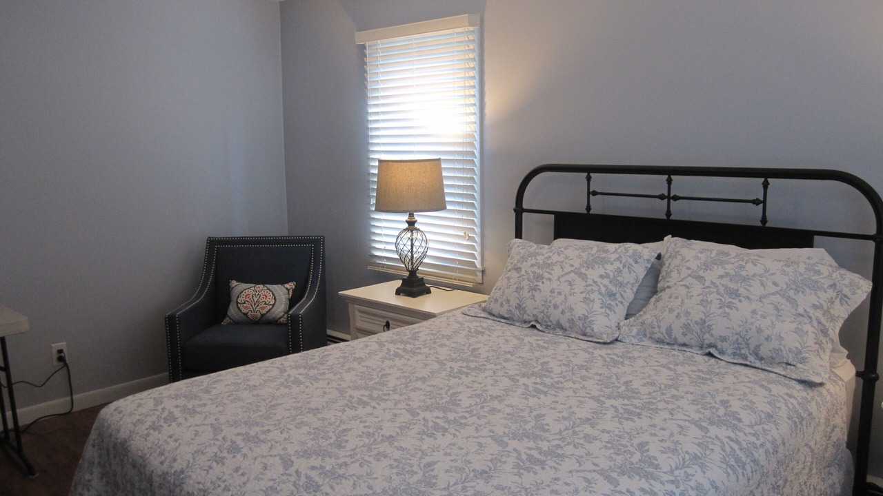 Photo of Bedroom in Saunderstown