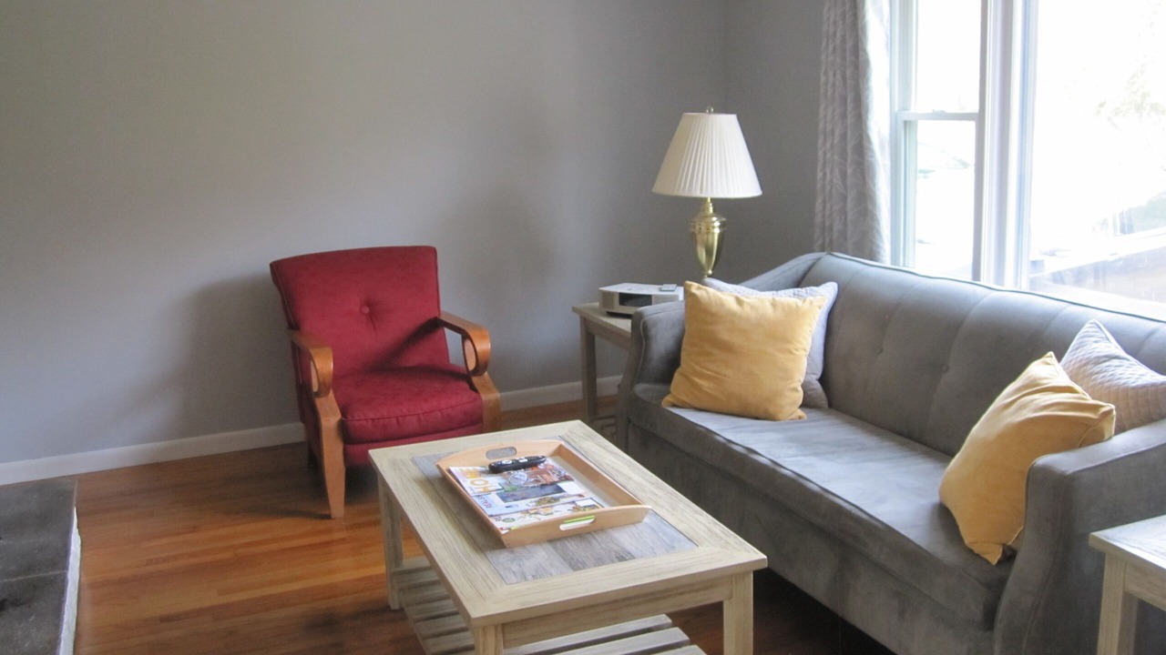 Photo of Livingroom in Saunderstown