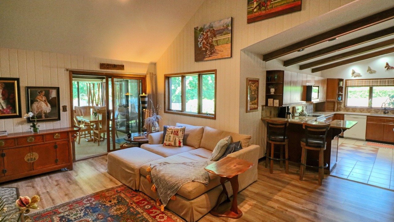 Photo of Livingroom in Saratoga Springs