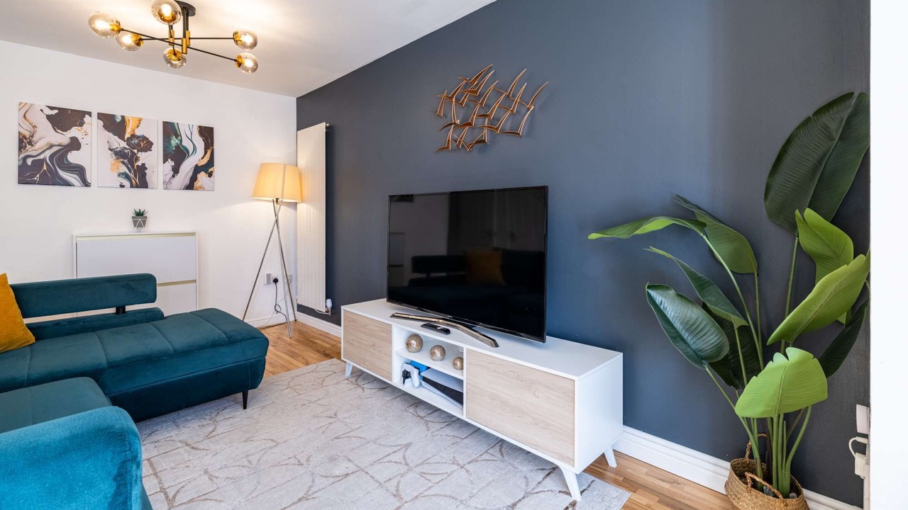 Photo of Livingroom in Newport Pagnell