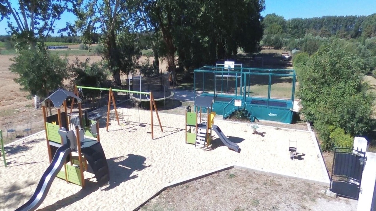 Photo of Others in Saint-Just