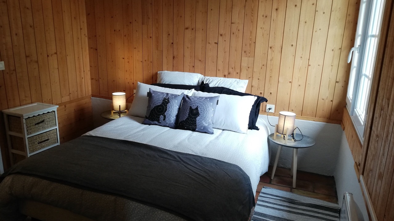 Photo of Bedroom in Saint-Etienne-l'Allier